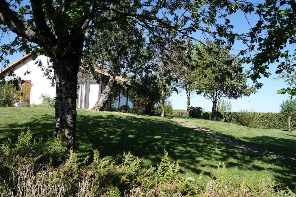 Villa A Proximite Du Futuroscope Et Des Marais Poitevin Rouille Esterno foto
